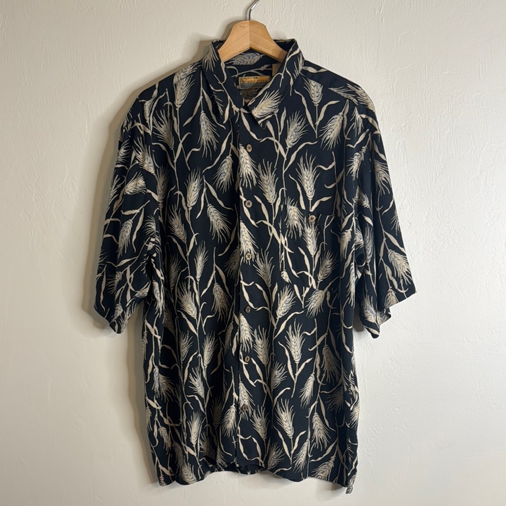 Vtg Bobby Chan 100% silk Men's floralPatterned camp Shirt size XL